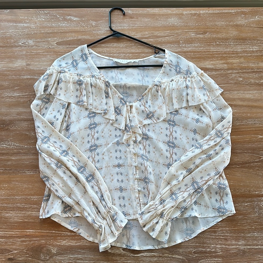 ASTR The Label button up long sleeve blouse Size M